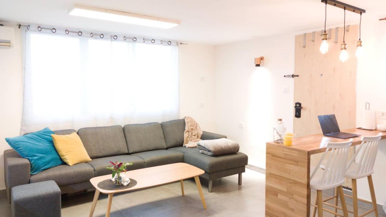 Primrose Boutique Apartment アシュドッド エクステリア 写真